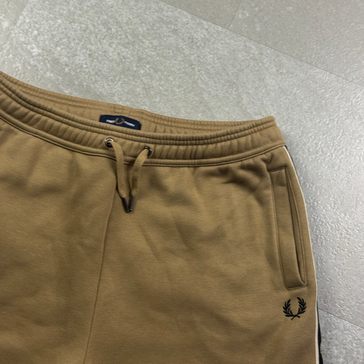 Fred Perry Shorts (L)