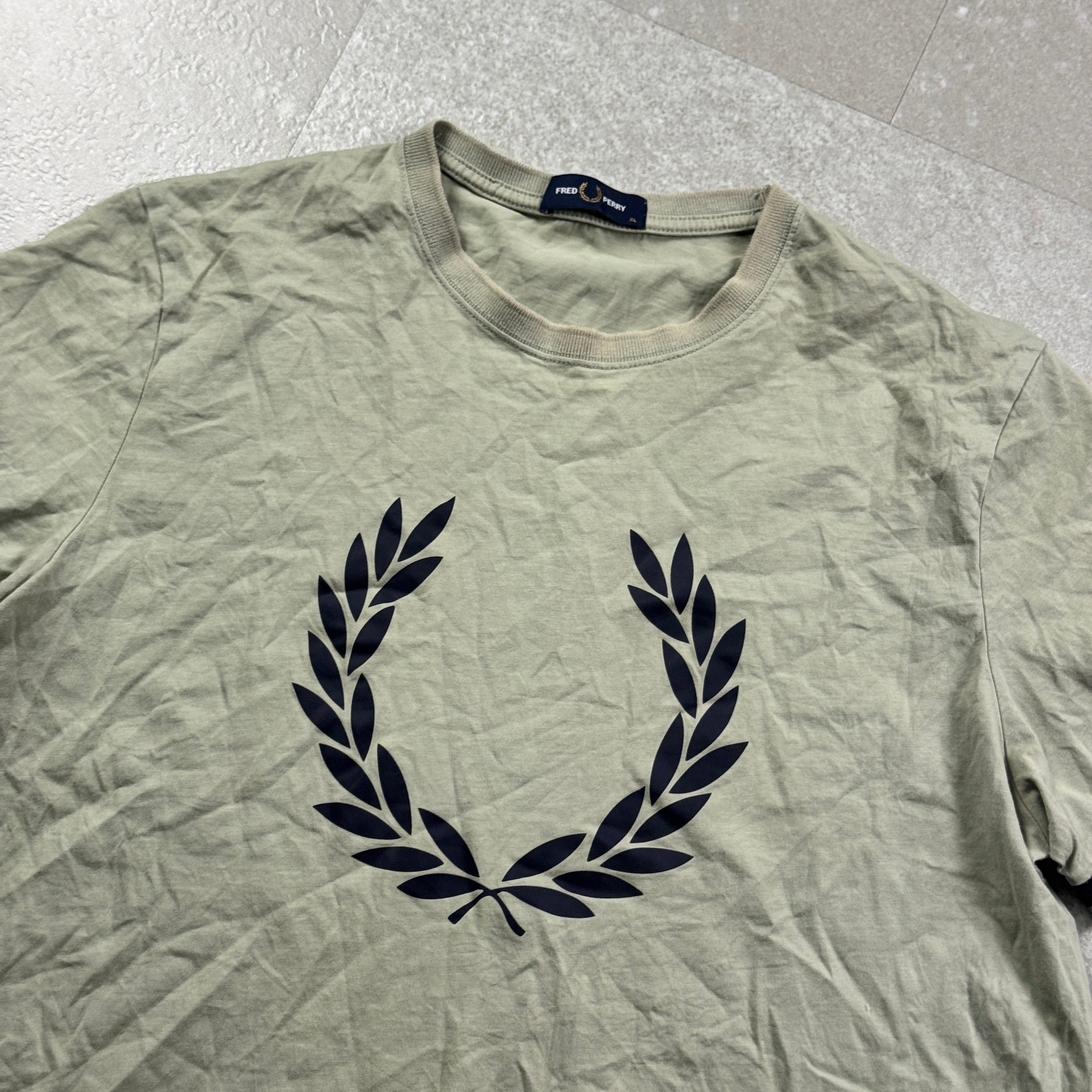Fred Perry T-Shirt (XL)