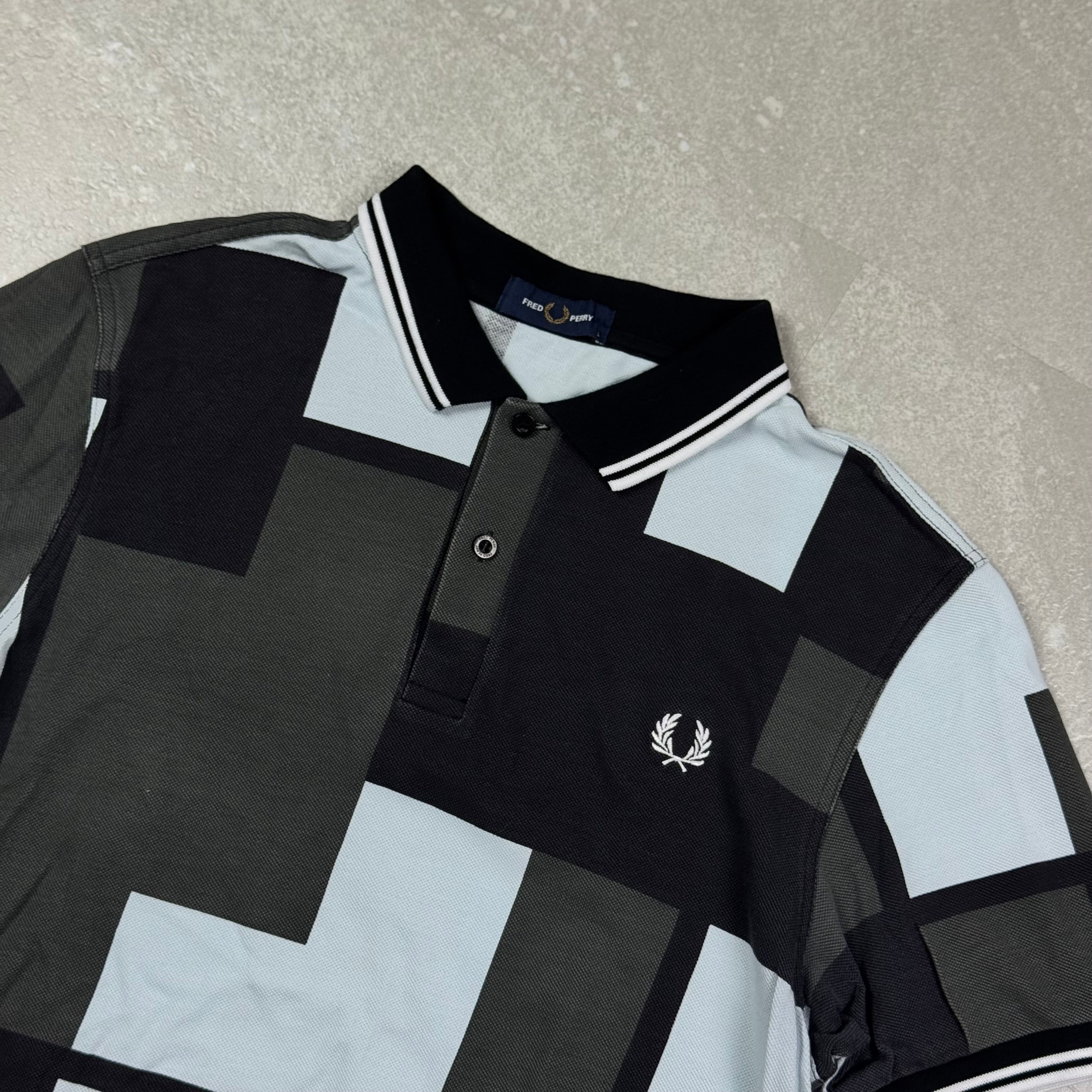 Fred Perry Poloshirt (L)