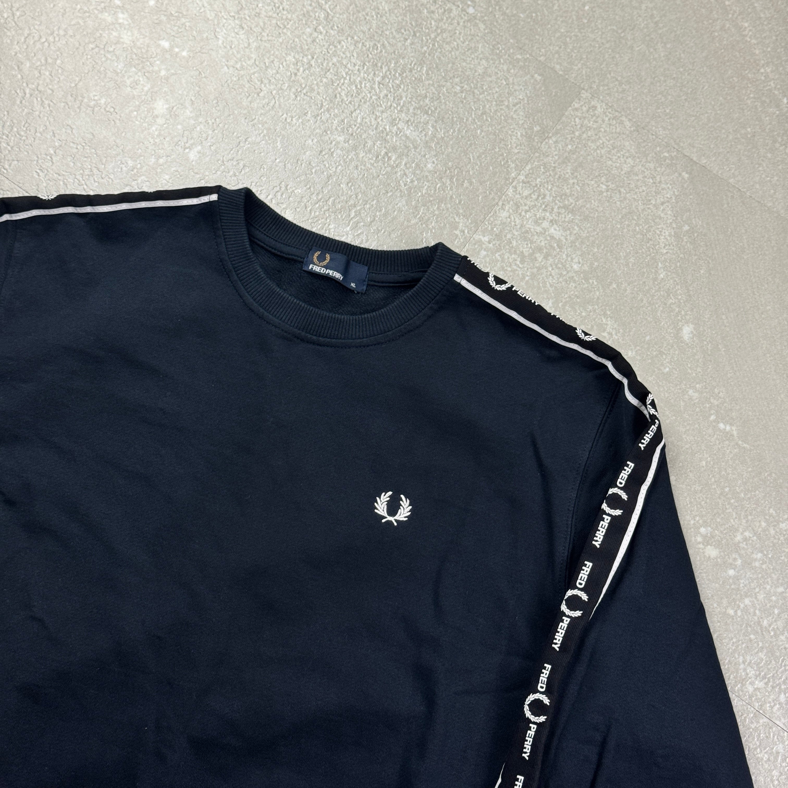 Fred Perry Sweater (XL)