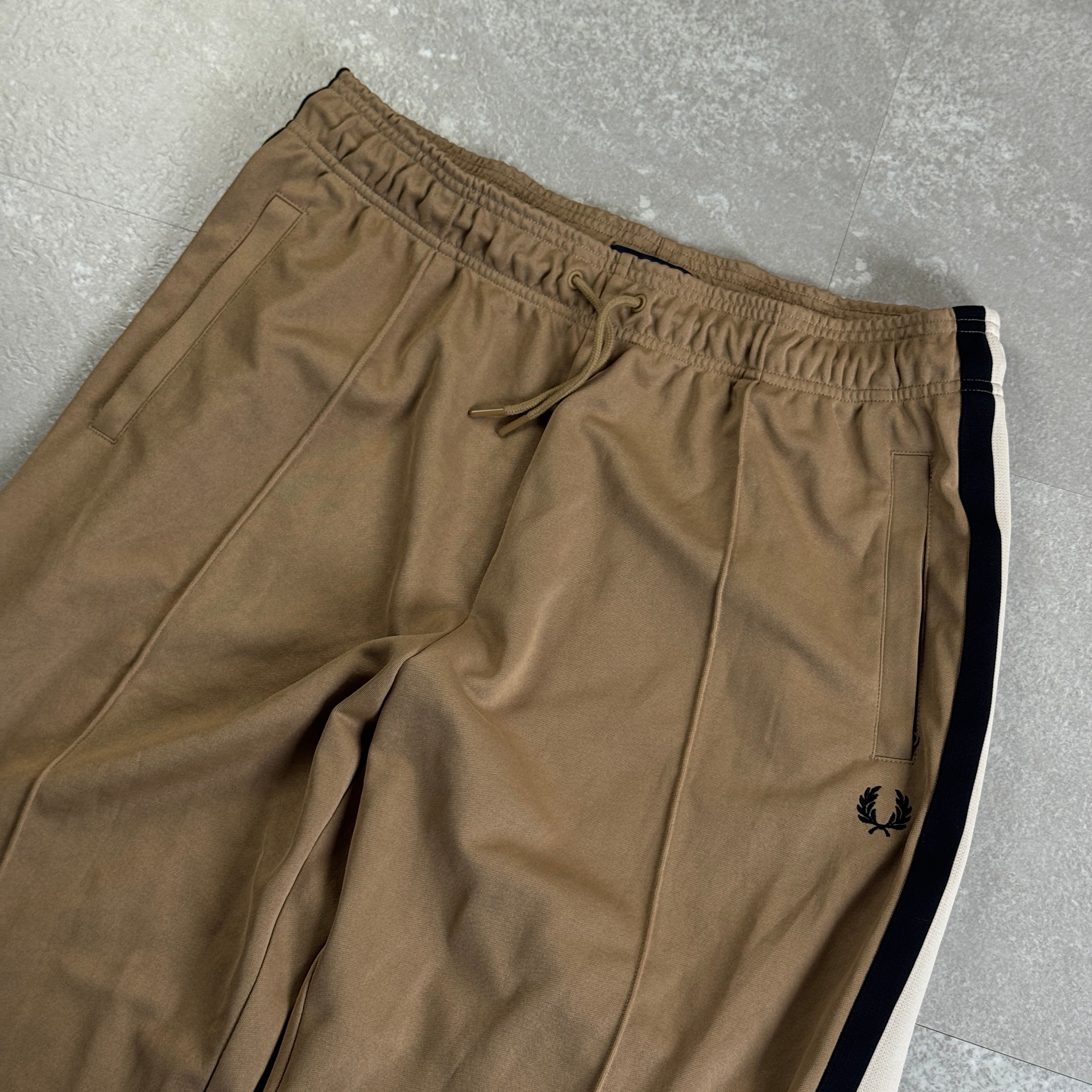 Fred Perry Trackpants (XL)