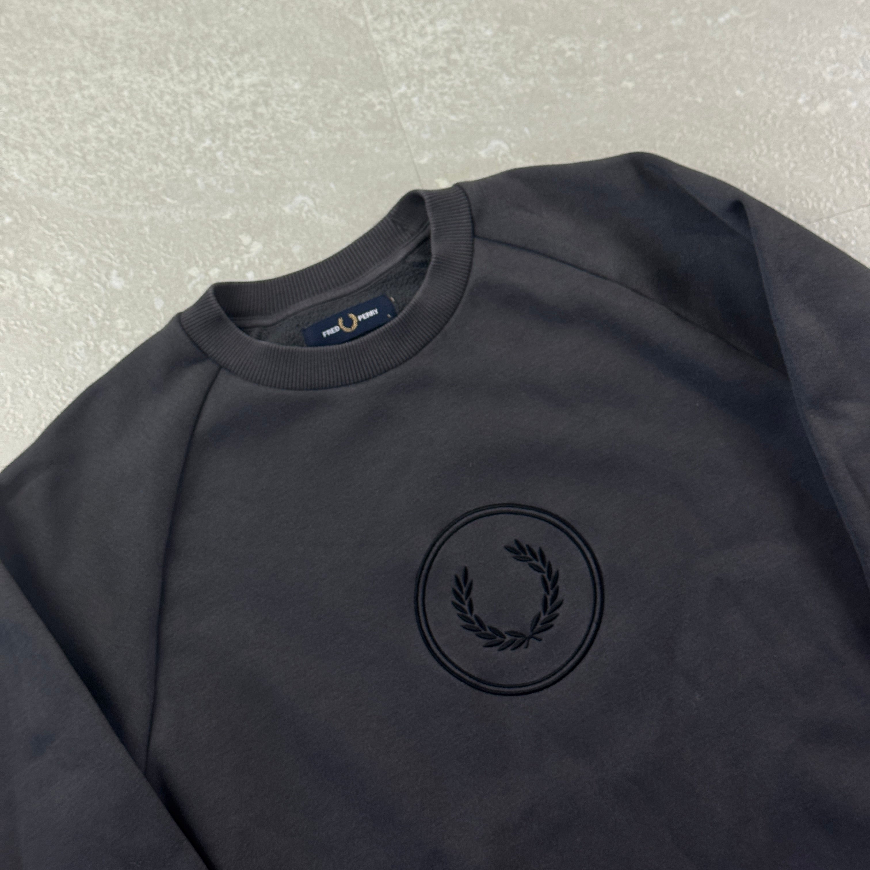 Fred Perry Sweater (XL)