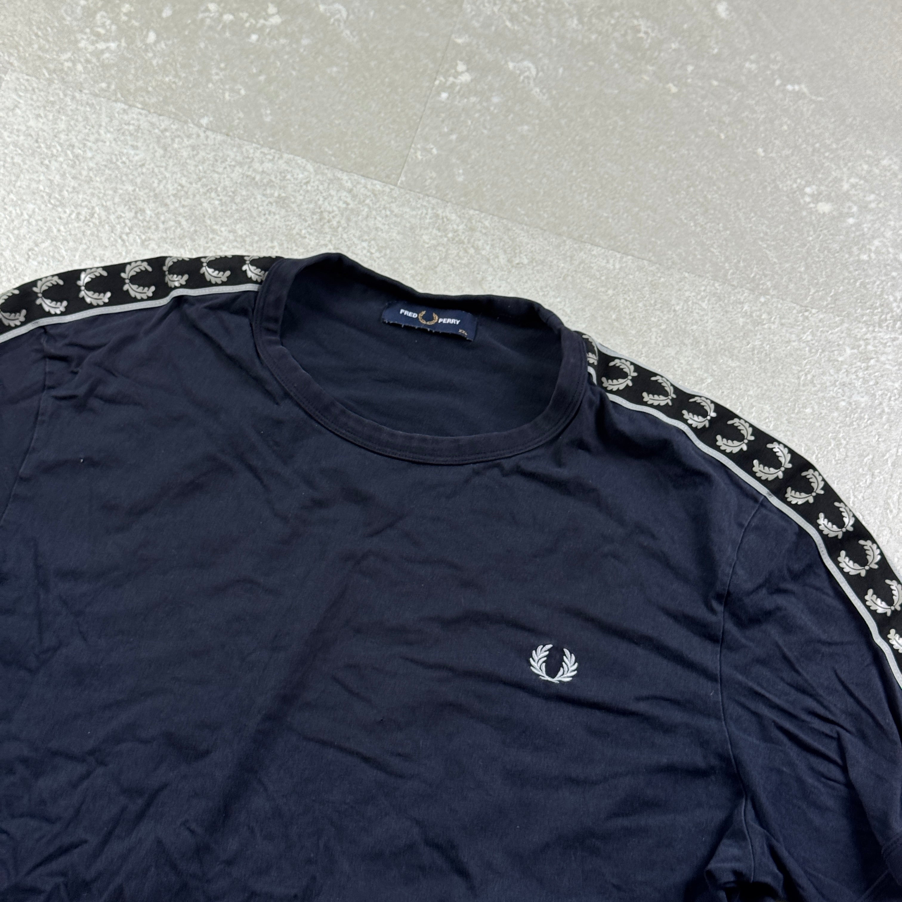 Fred Perry T-Shirt (2XL)