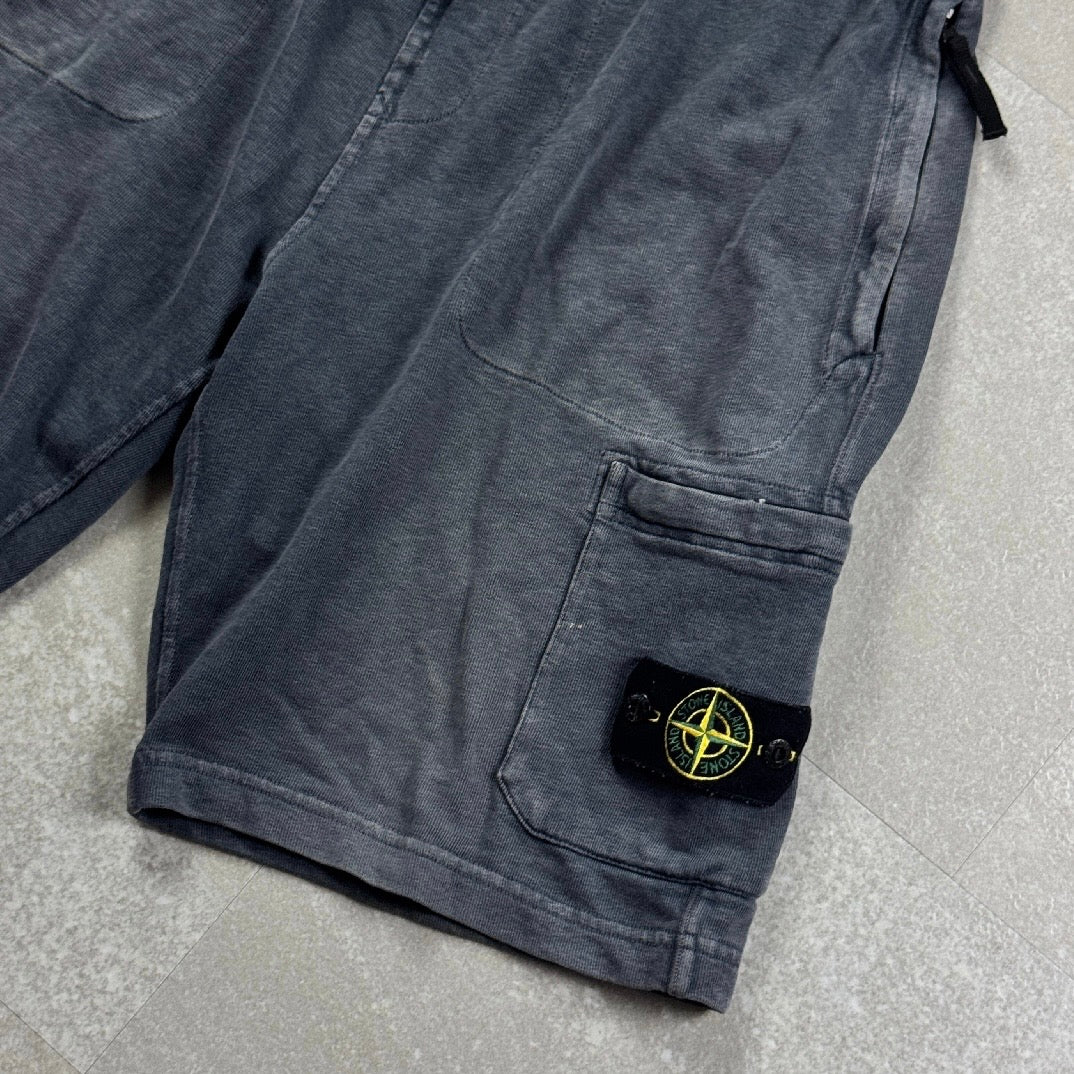 Stone Island Shorts (L)