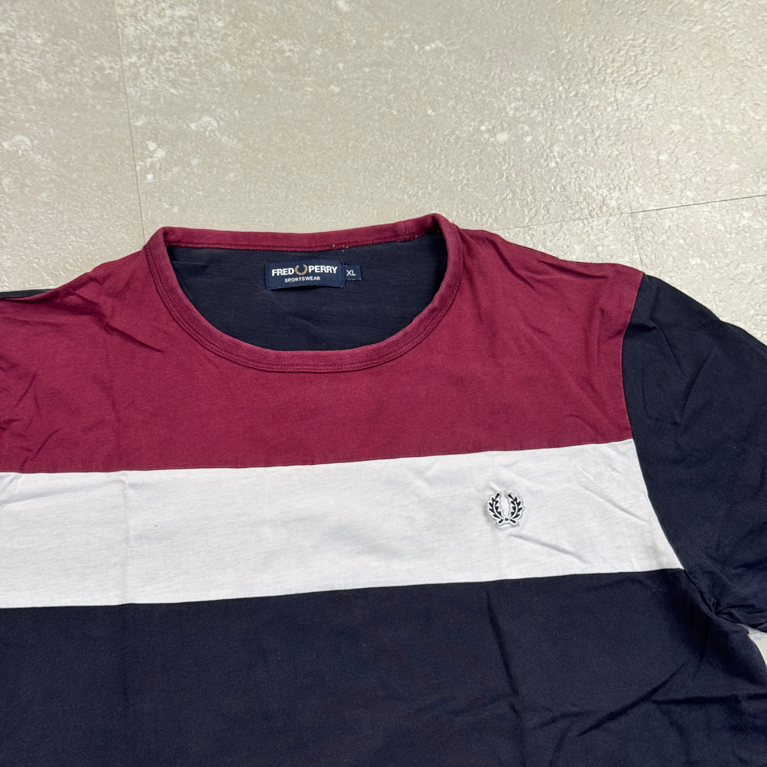 Fred Perry T-Shirt (XL)