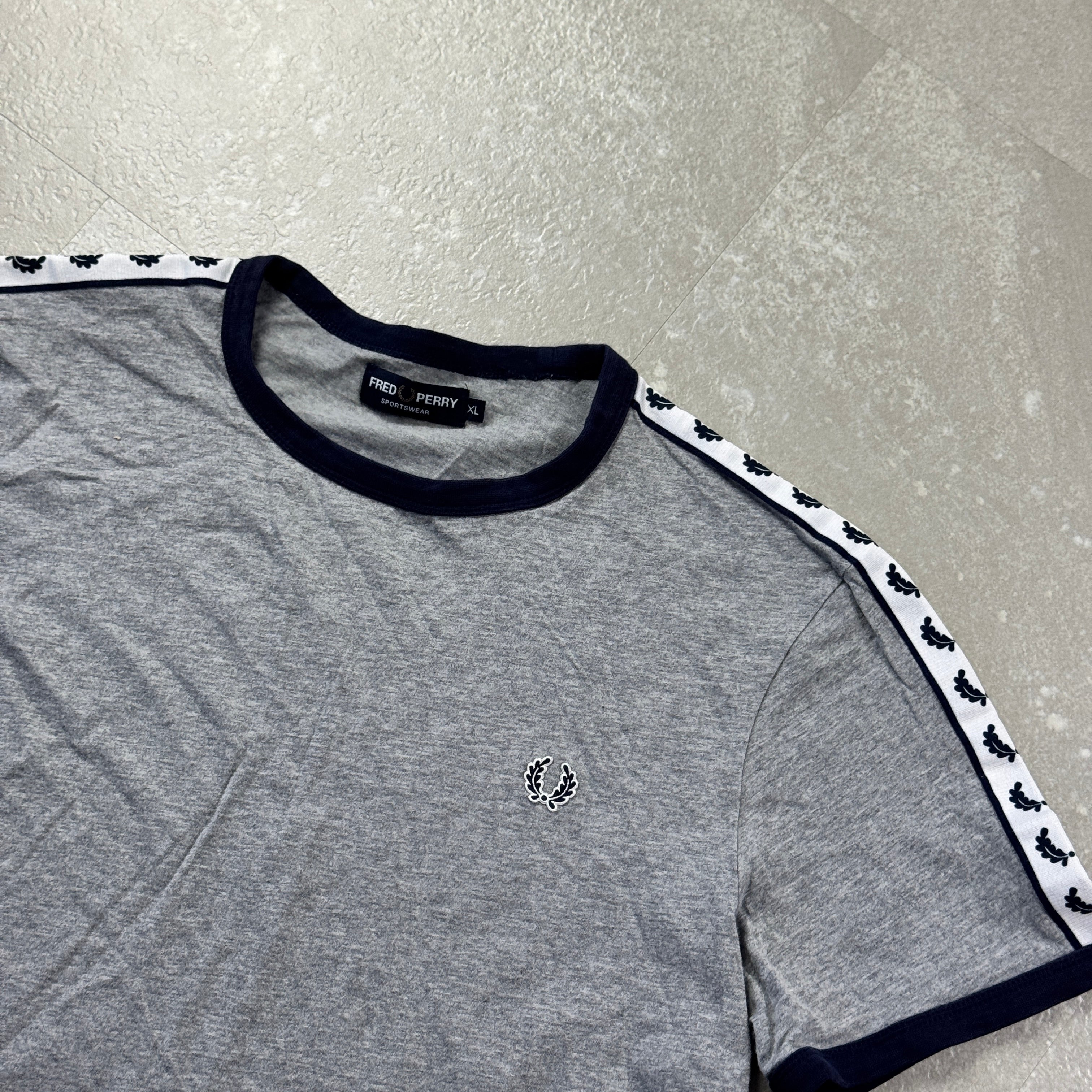 Fred Perry T-Shirt (XL)