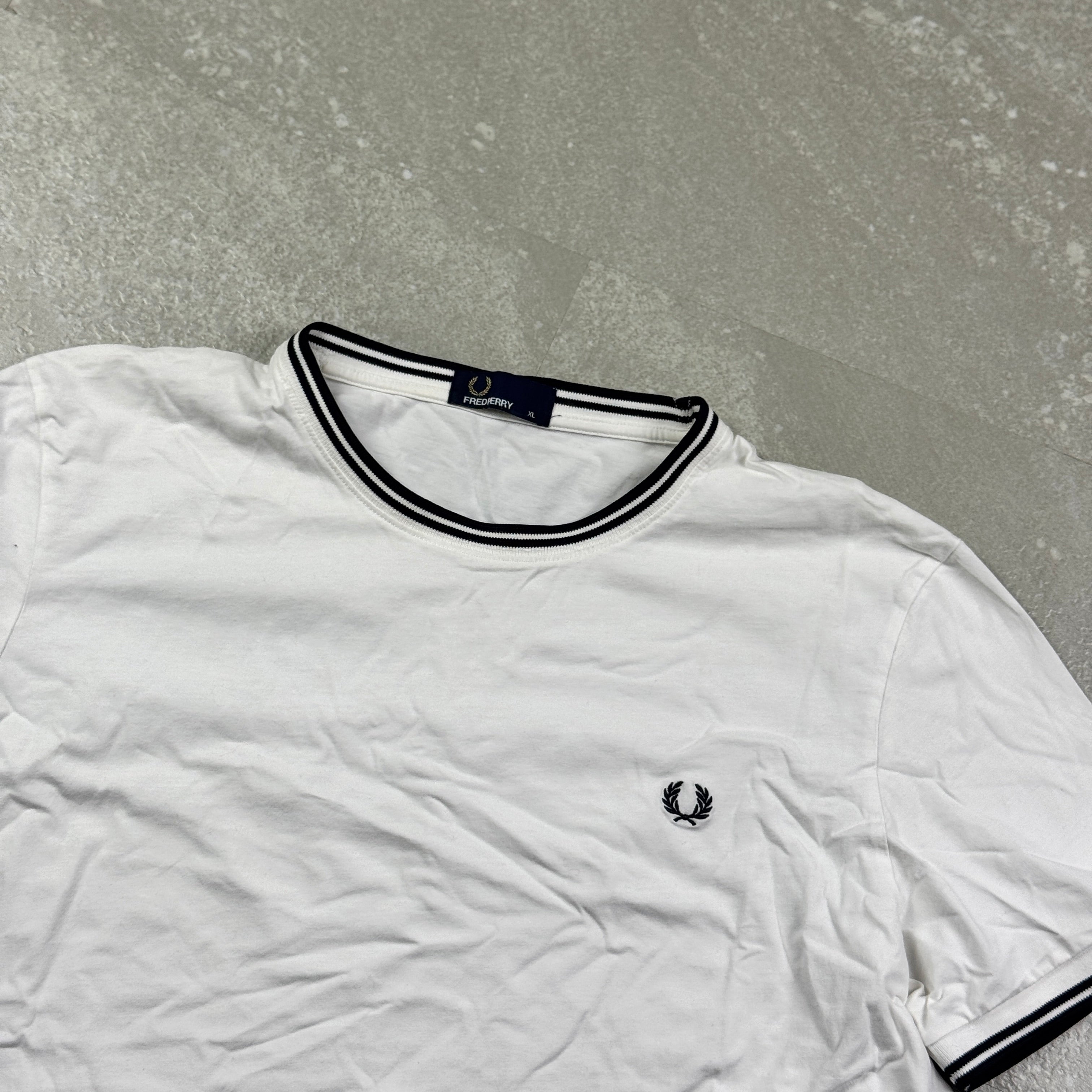 Fred Perry T-Shirt (XL)