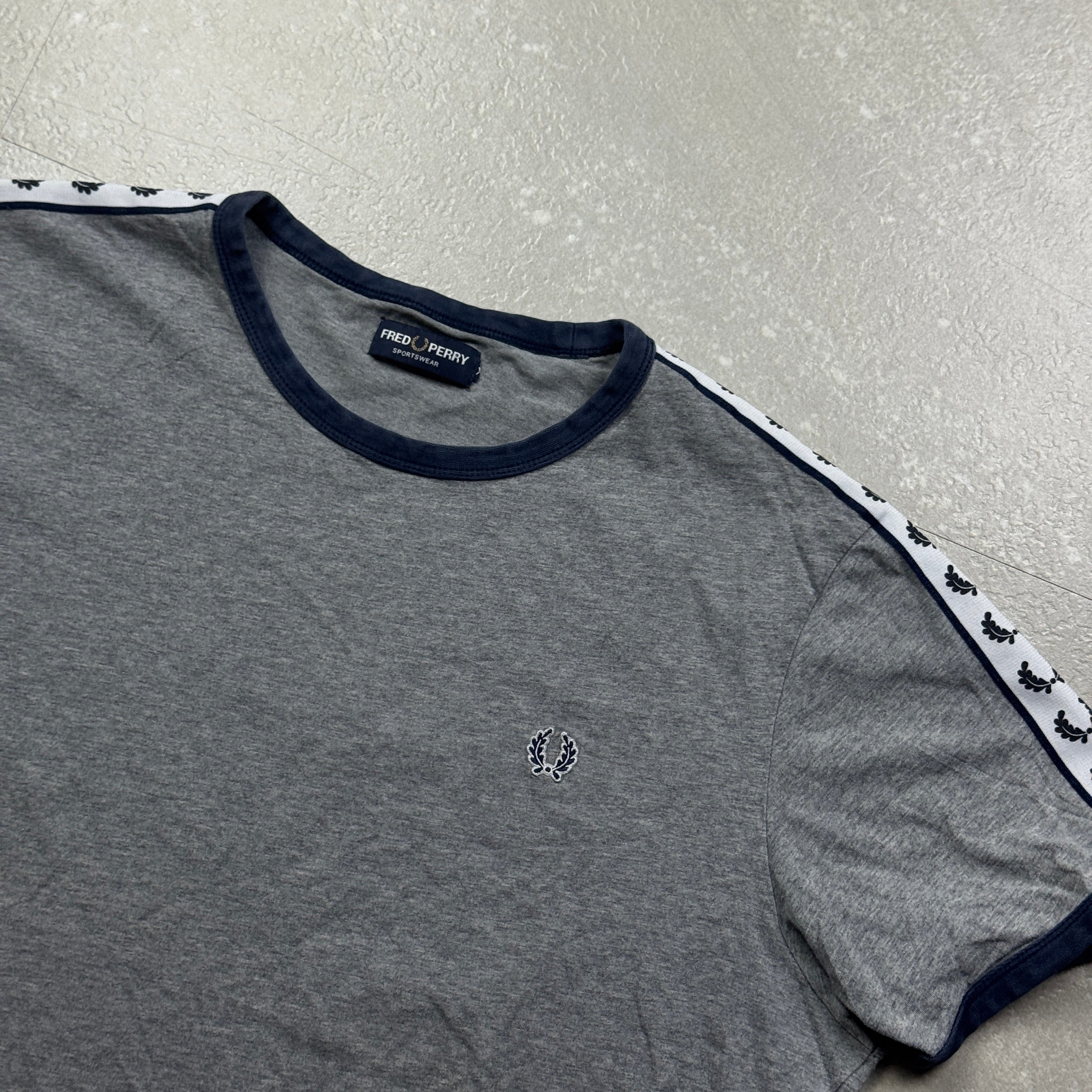 Fred Perry T-Shirt (XL)