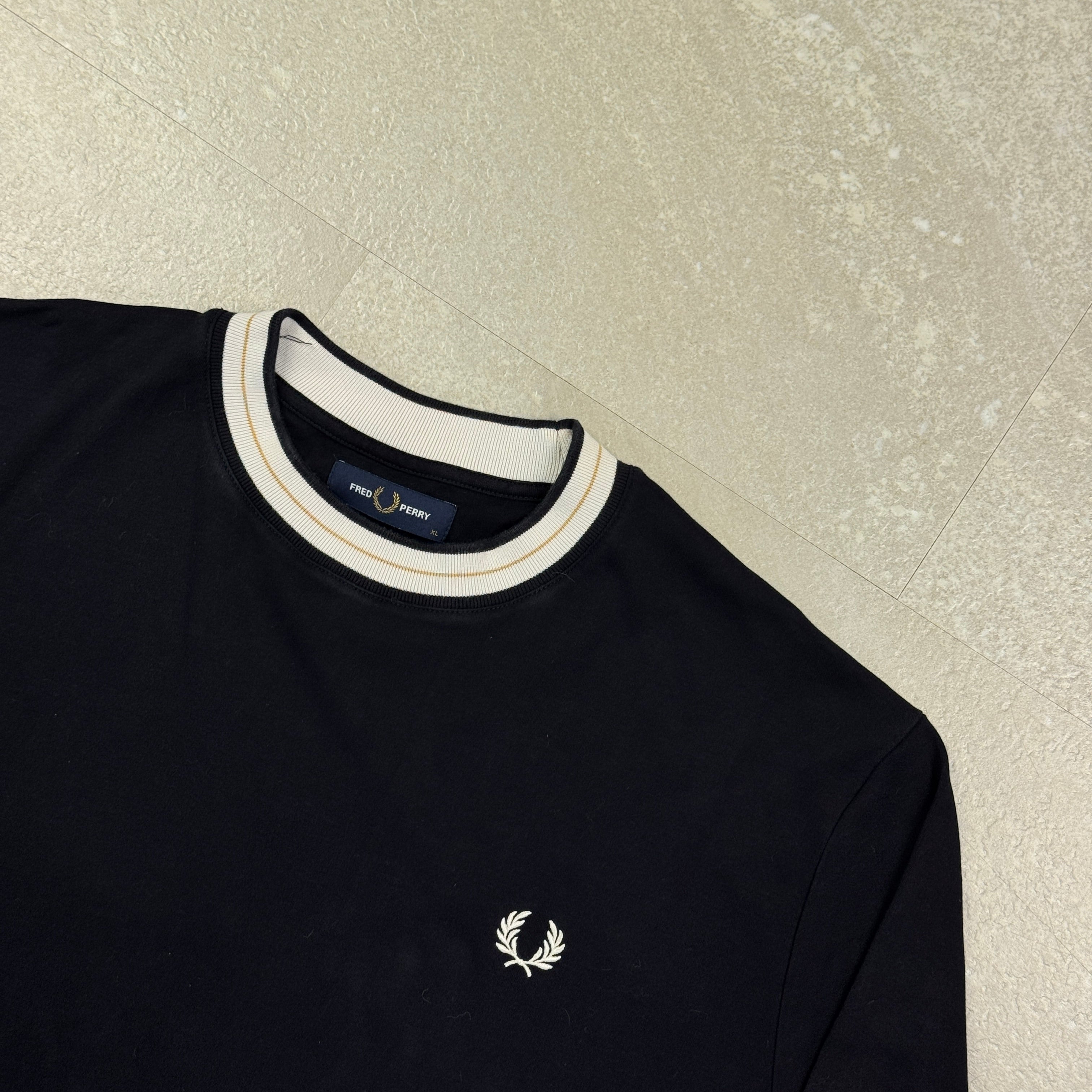 Fred Perry Longsleeve (XL)